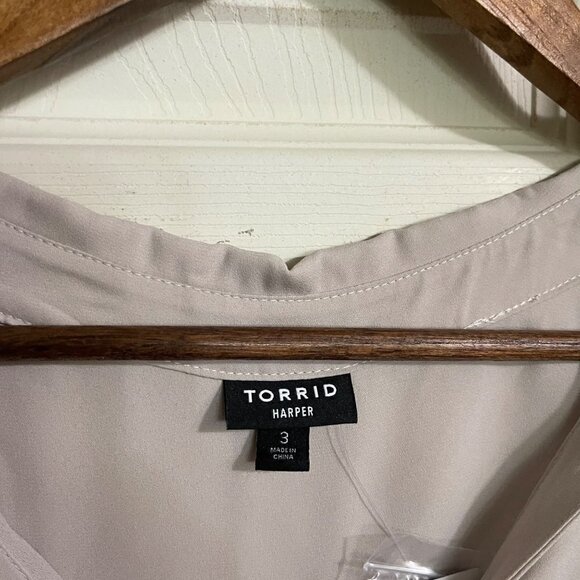 Torrid Womens NWT Gray Harper Georgette Collared Roll Tab 3/4 Sleeve Blouse 3X - Picture 3 of 9